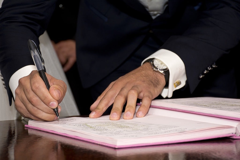 Pourquoi choisir un tampon personnalisé pour vos documents professionnels